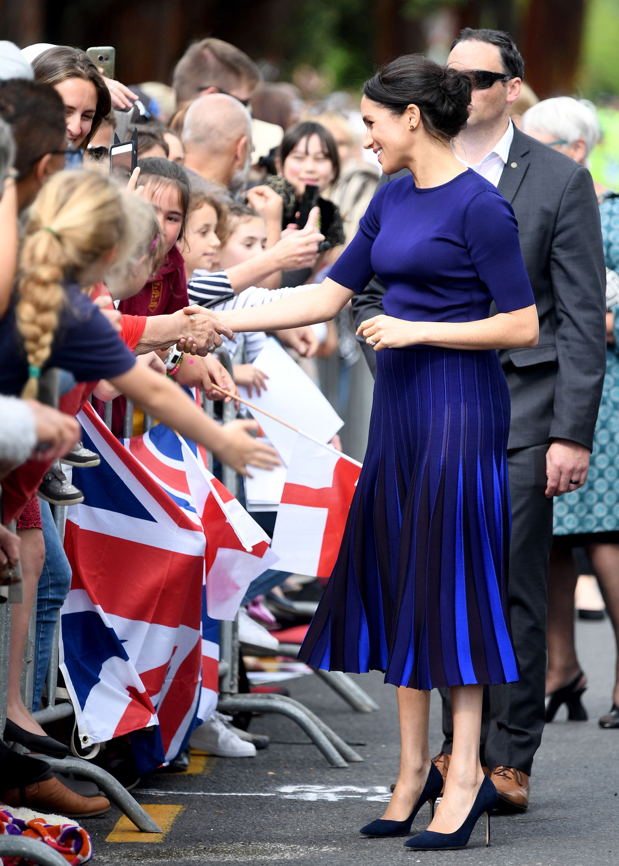 Givenchy bespoke navy pleated xlnt skirt