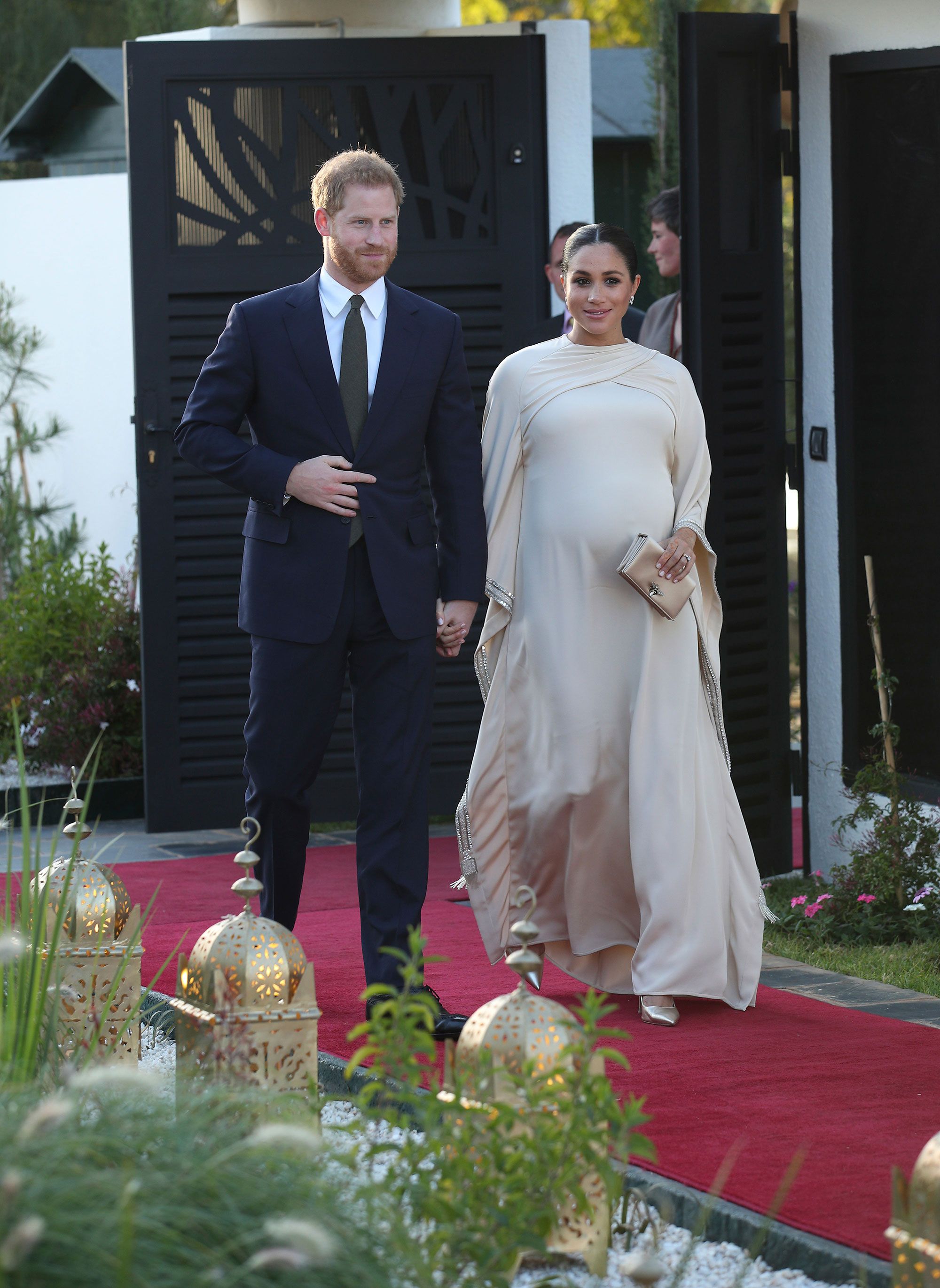 Meghan Markle Showcases Most Prominent Baby Bump Yet in Cape Gown at Fiji  State Dinner: Pics | Entertainment Tonight