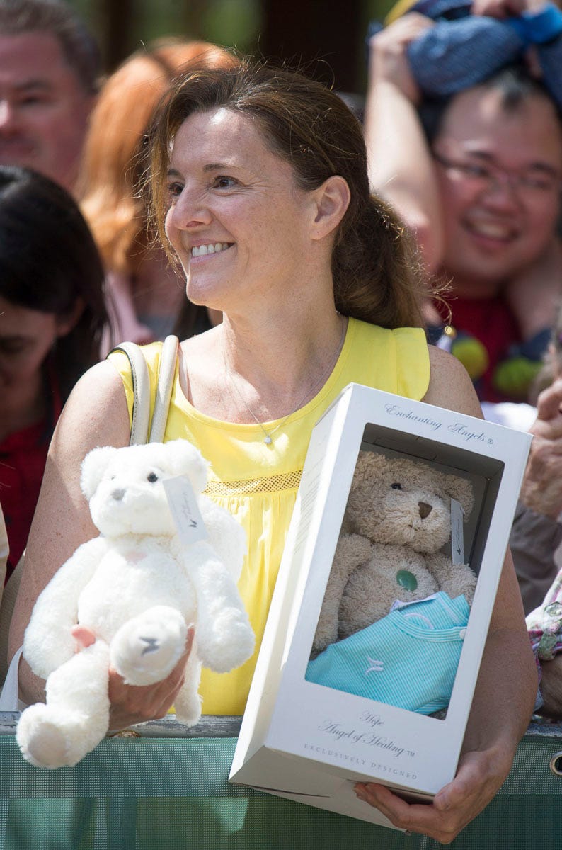 EL PRINCIPE HARRY Y MEGAN RECIBEN FELICITACIONES POR SU PATERNIDAD EN AUSTRALIA