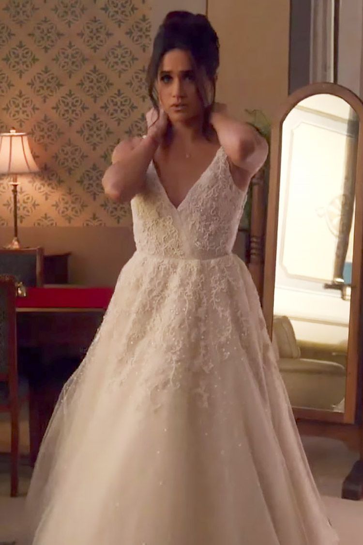 Meghan's Markle's Dress Looks Like Harry Potter Wedding Gown