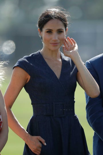 meghan markle durante un acto de su agenda oficial
