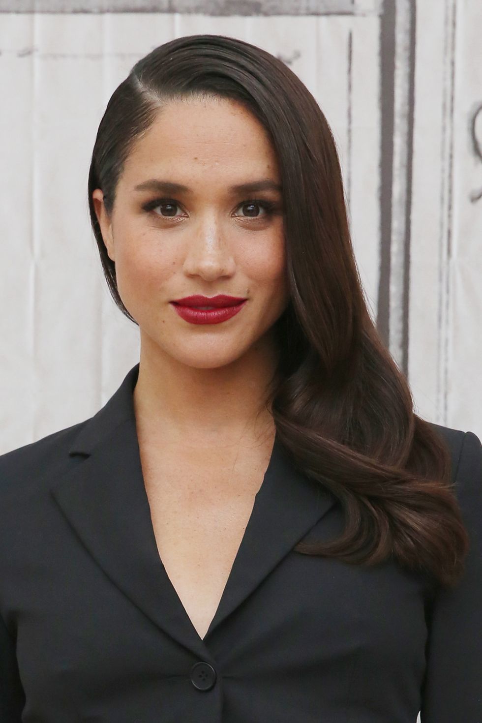Meghan Markle’s signature hairstyles - glam waves