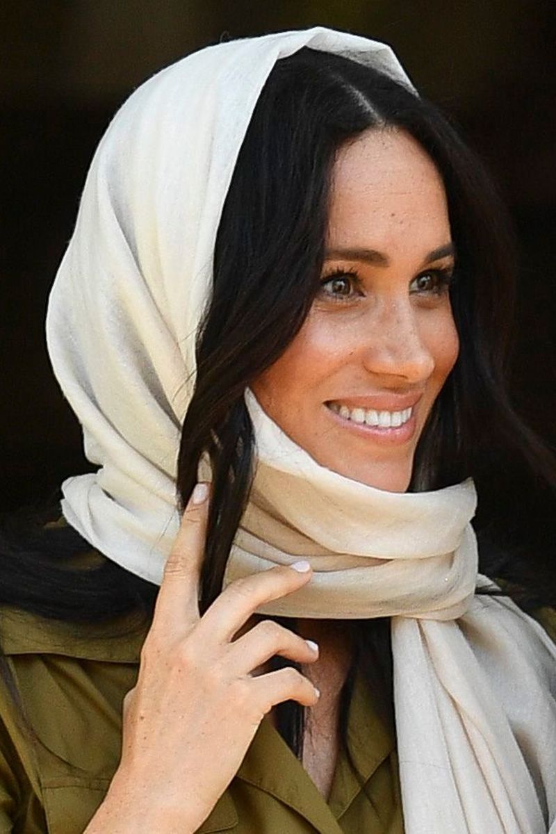 Meghan Markle styles Hermès scarf with $15 tote made from a flour sack