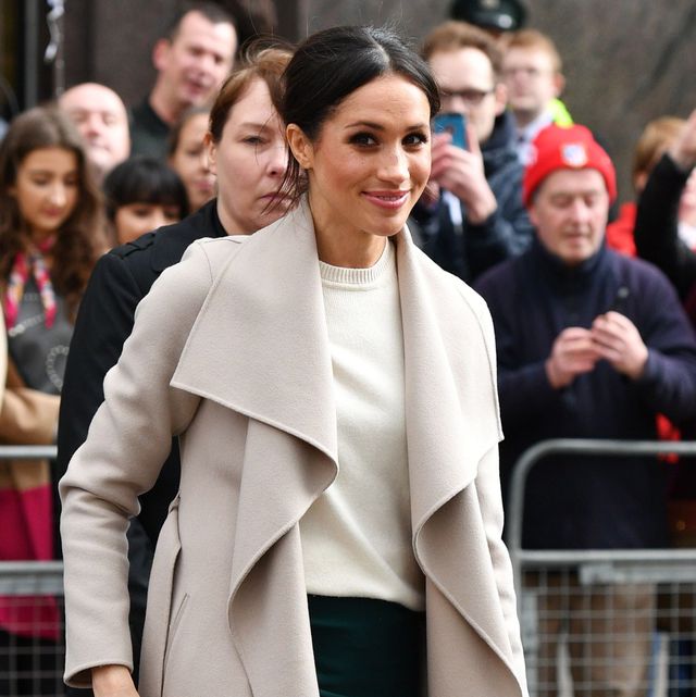 Meghan Markle Wears a Cream Sweater and Jeans to Visit a Vancouver ...