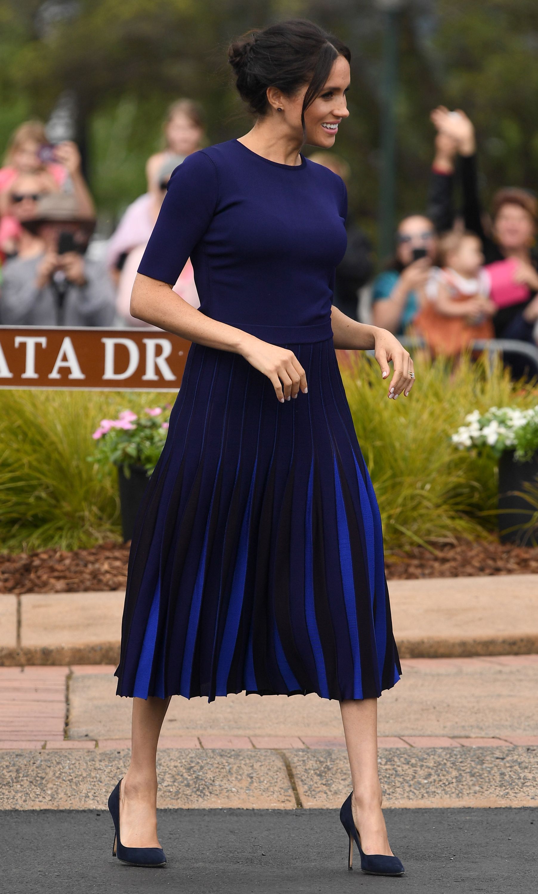 Blue skirt meghan outlet markle