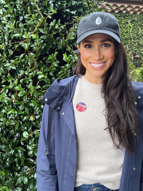 meghan markle wearing an i voted sticker