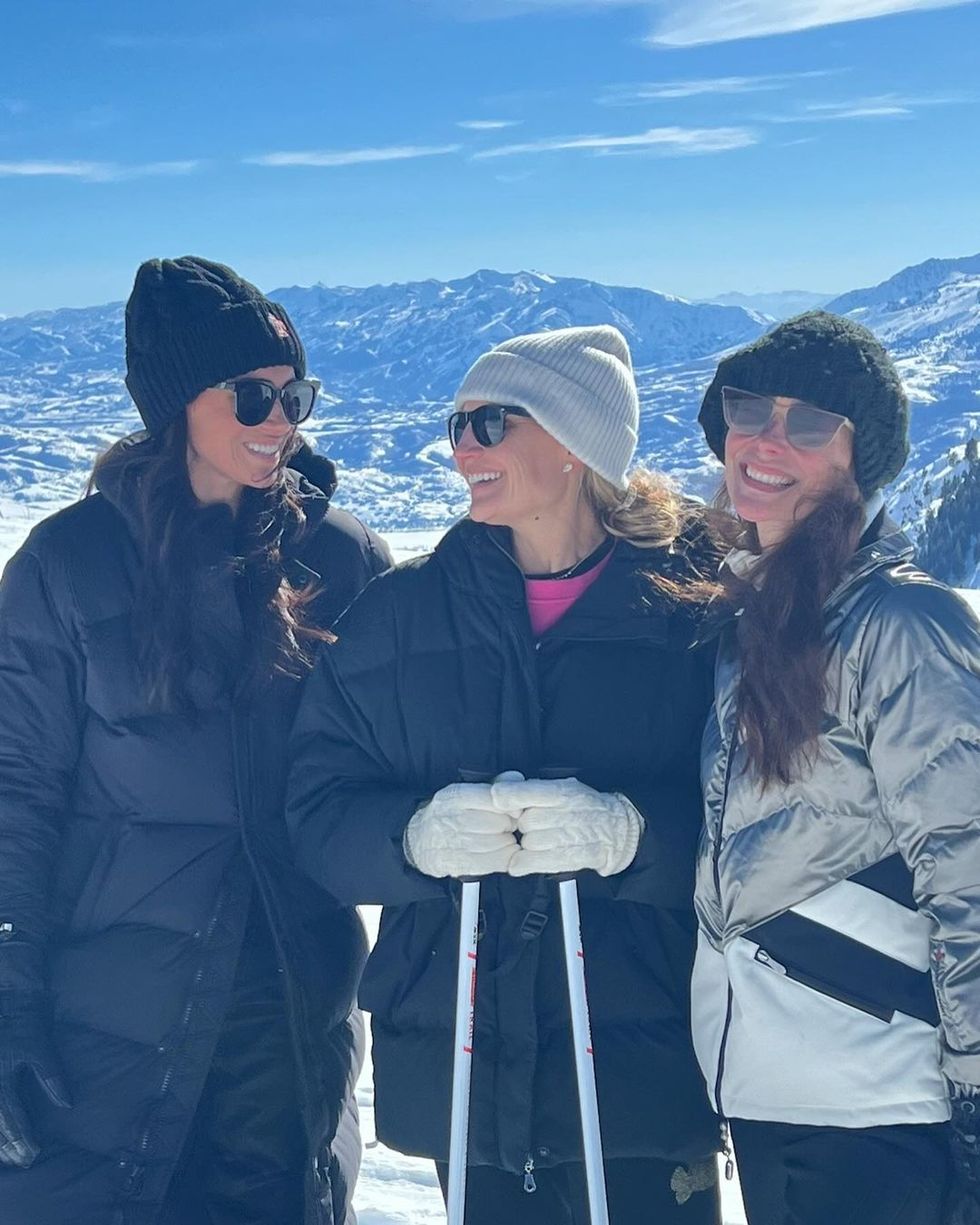 meghan markle with her friends on ski trip