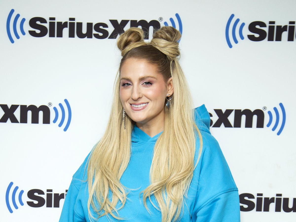Meghan Trainor bares her baby bump: '6 weeks to go
