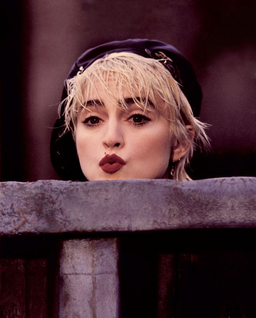 Молодая Мадонна: Вера Брежнева оделась в стиле 90-х (фото)