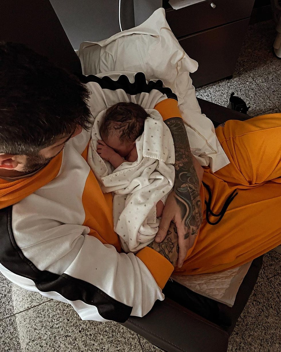 melendi bebe dakota