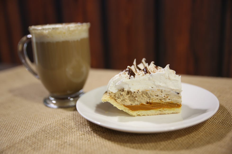 Food, Serveware, Dishware, Cuisine, Ingredient, Tableware, Plate, Dessert, Baked goods, Drink, 