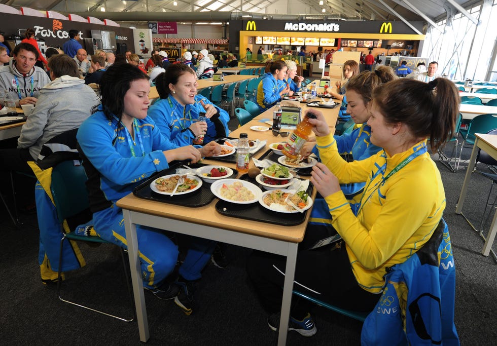 members of the swedish woman's hockey te