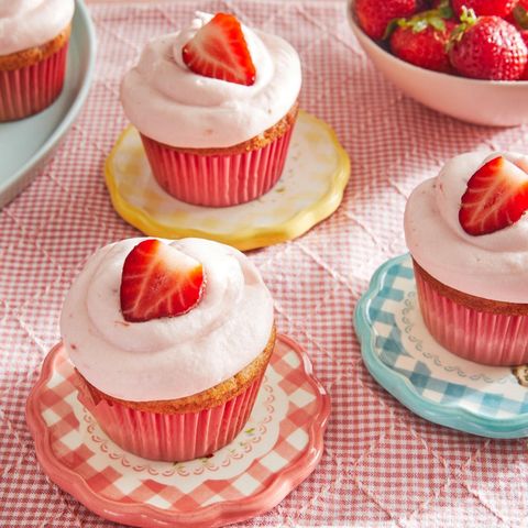 memorial day desserts strawberry cupcakes
