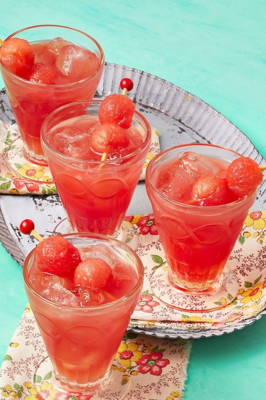 https://hips.hearstapps.com/hmg-prod/images/memorial-day-drinks0watermelon-wine-coolers-641c72d8357a5.jpeg
