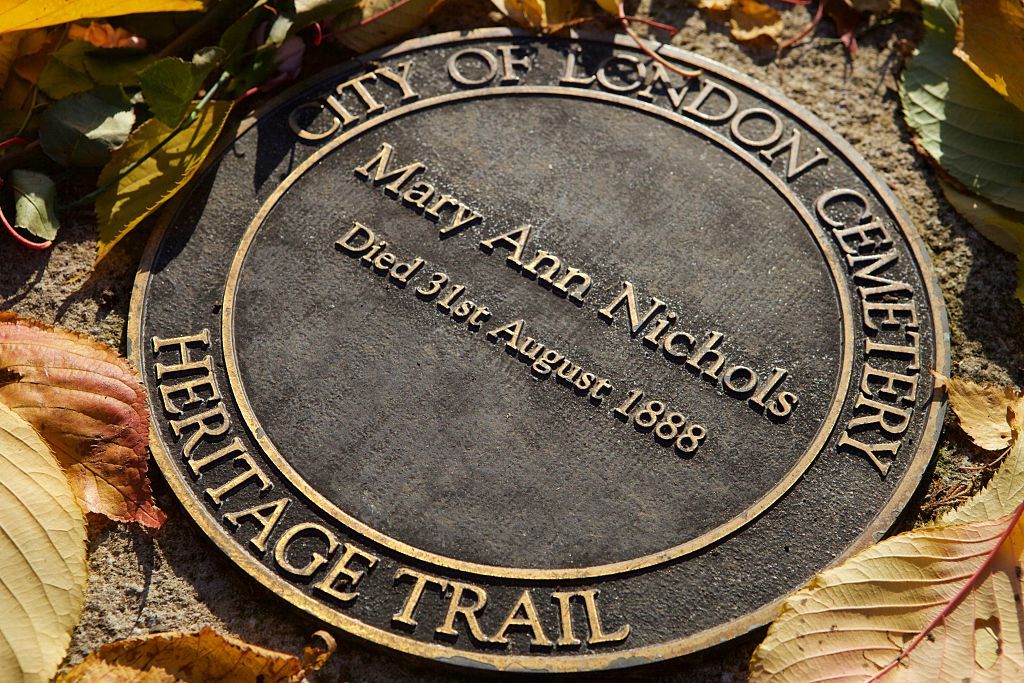 切り裂きジャック事件の犠牲者メアリー・アン・ニコルズの墓碑。