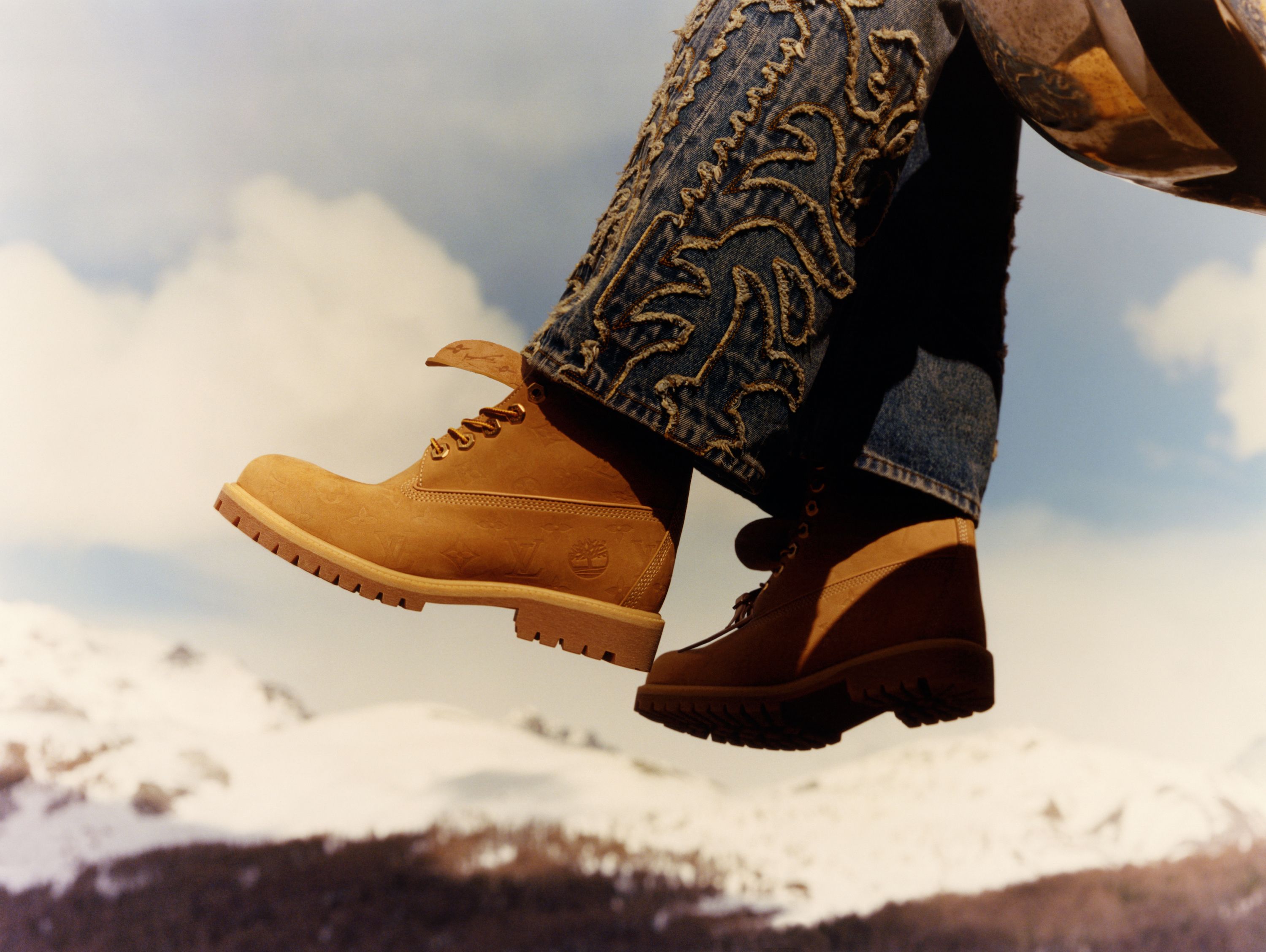 Lv yellowstone sneaker boot hotsell