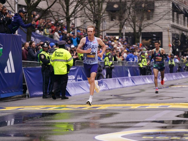 men's pro race finish line boston marathon 2023