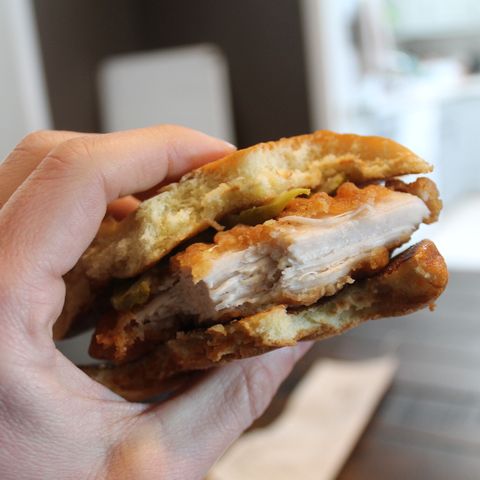 men's health mcdonald's spicy chicken sandwich review