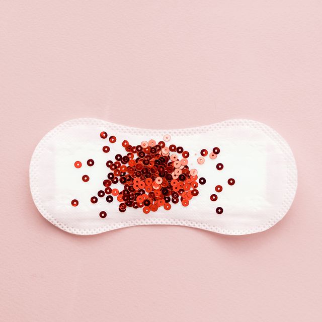 https://hips.hearstapps.com/hmg-prod/images/menstrual-pad-with-red-glitter-on-pastel-background-royalty-free-image-1599685417.jpg?crop=0.650xw:0.910xh;0.172xw,0.0643xh&resize=640:*