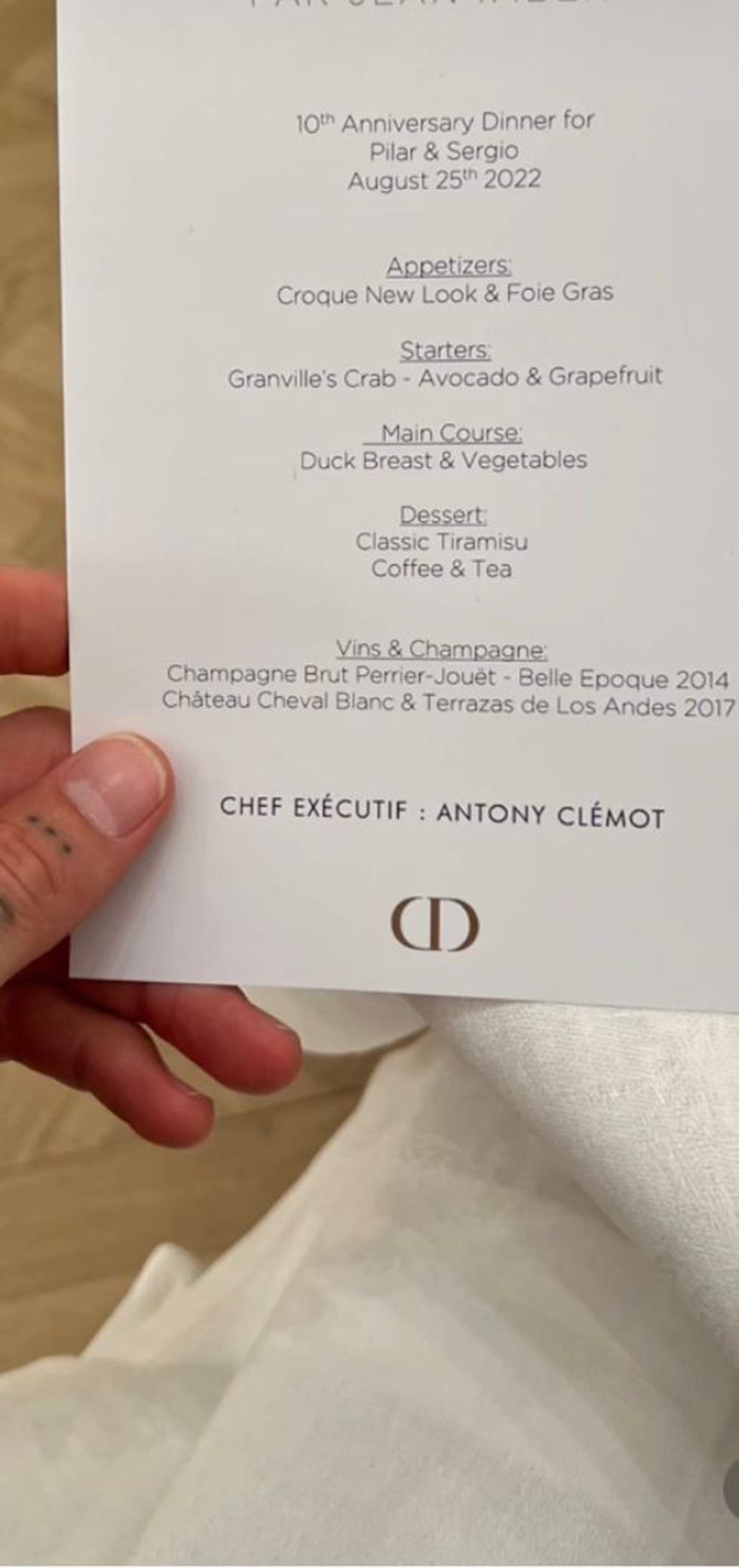 menú de la cena de 10º aniversario de pilar rubio y sergio ramos con dior