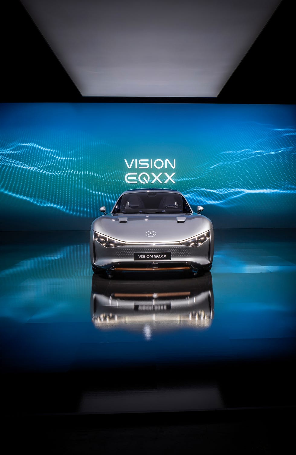 Mercedes Vision EQXX Concept Is a Sleek Sedan with 620-Mile Range