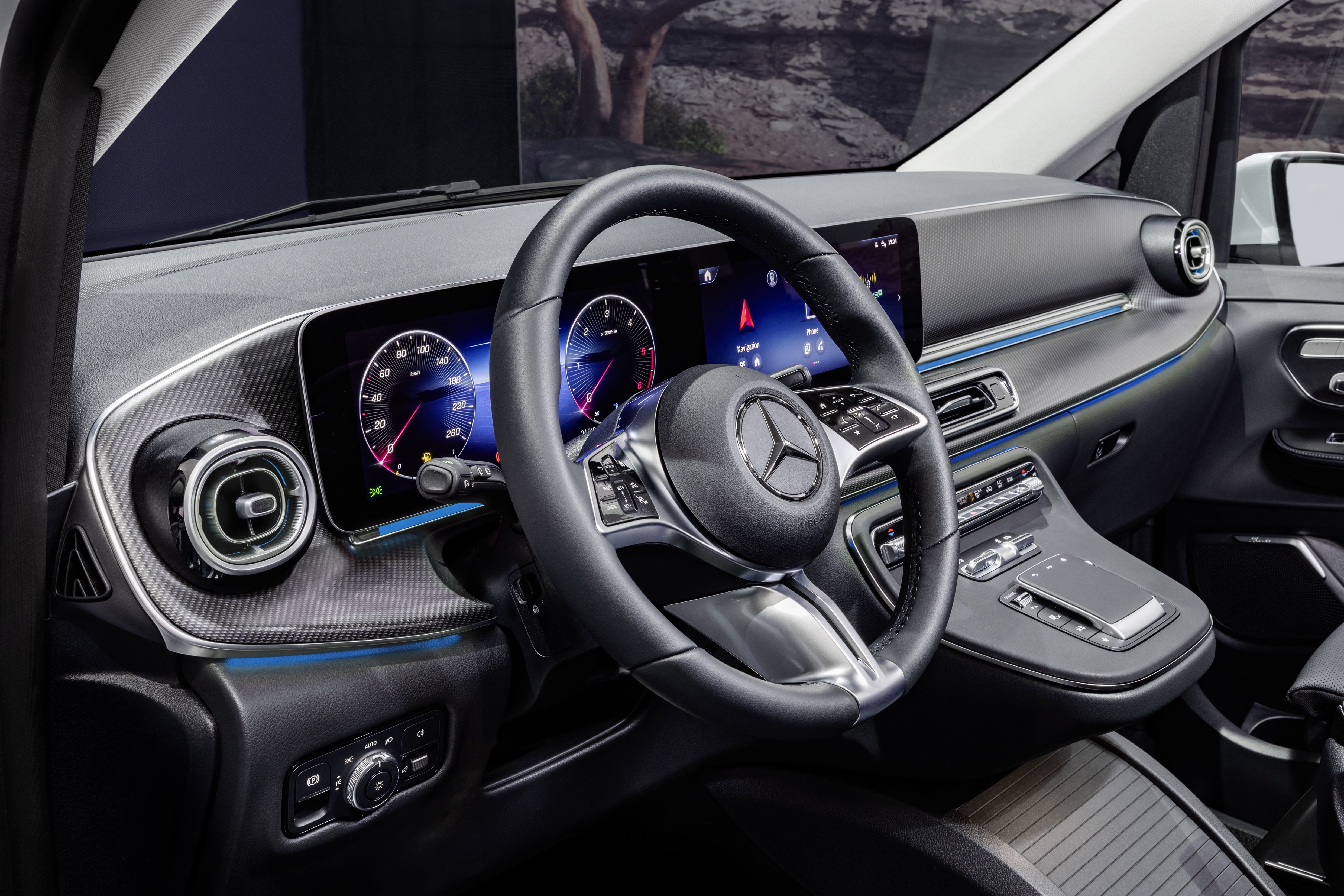 Mercedes-Benz V-Class Vans Get Revitalized before Full EV Era