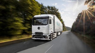 Mercedes' Long-Haul Electric Semi Is Ready for the Road