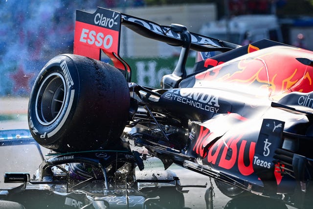 Ricciardo leads McLaren 1-2 at Monza as Hamilton, Vestappen crash