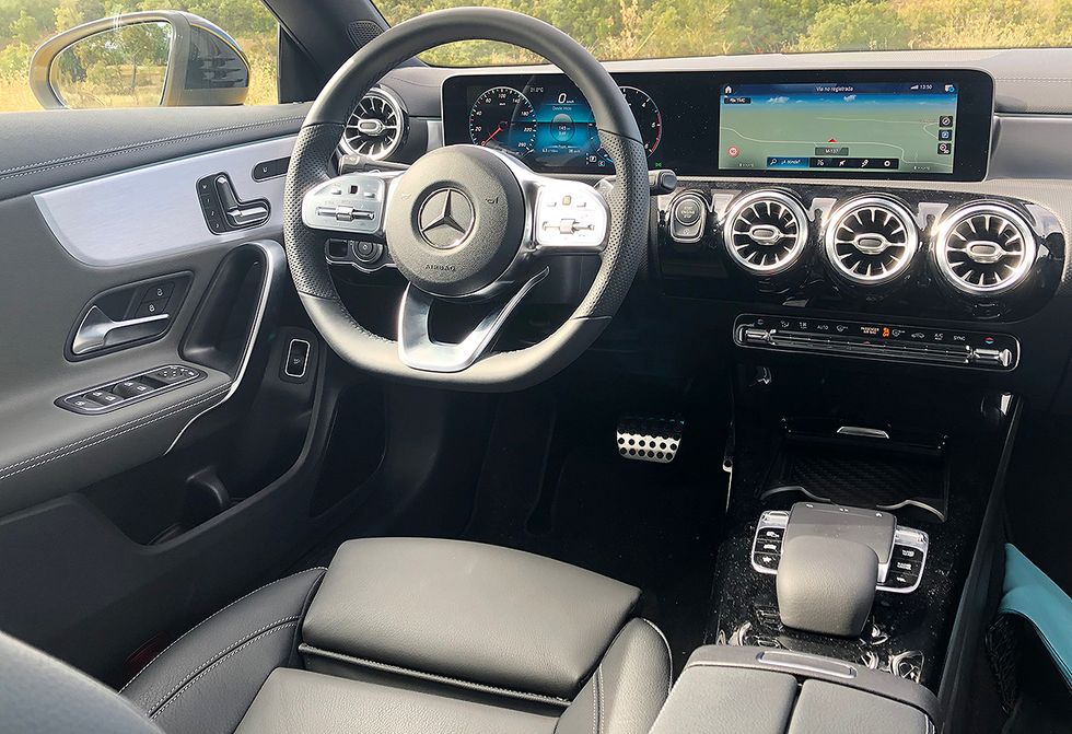 Mercedes CLA 2019 - interior