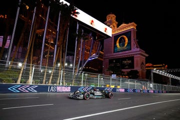 Las Vegas F1 Grand Prix Weathers Cold and Price Drop Controversies – The  Hollywood Reporter