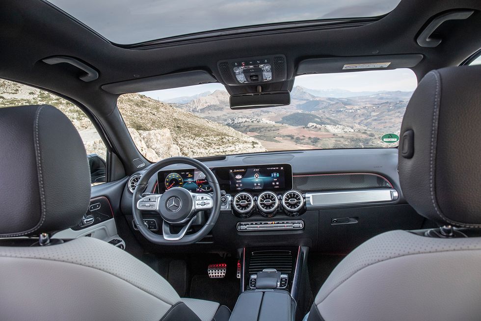 Mercedes GLB - interior