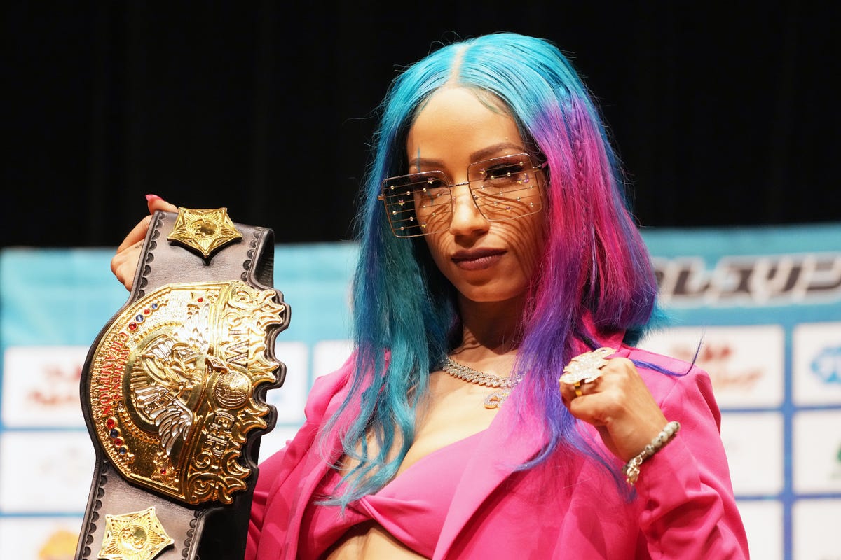 AEW teases Mercedes Moné's debut with 'Big Business' show