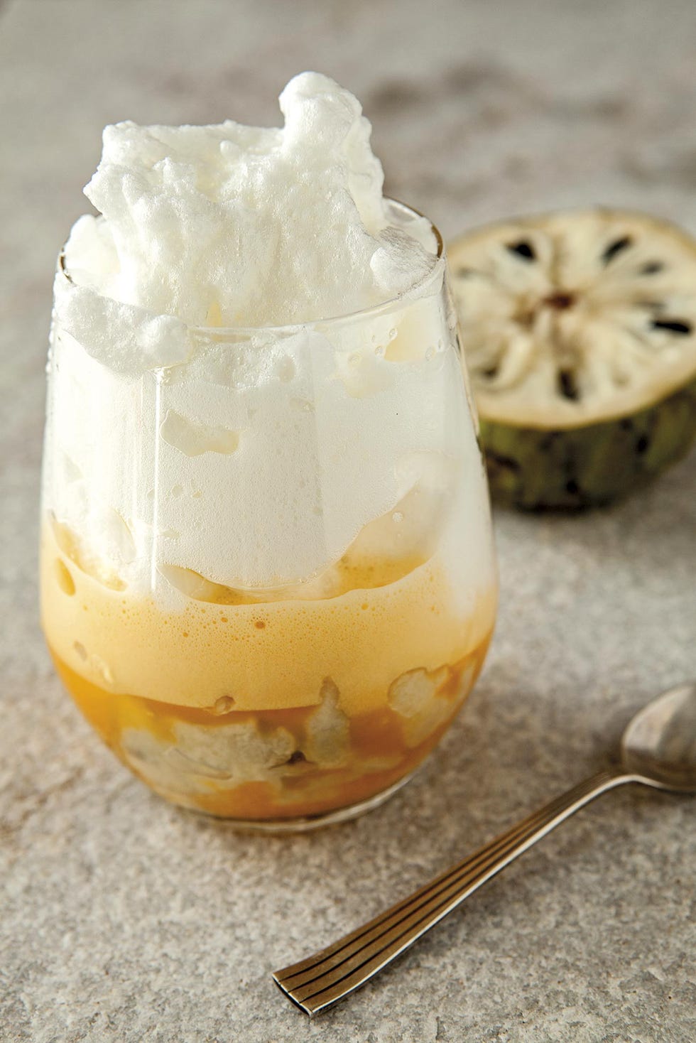 merengue semifrío de chirimoya