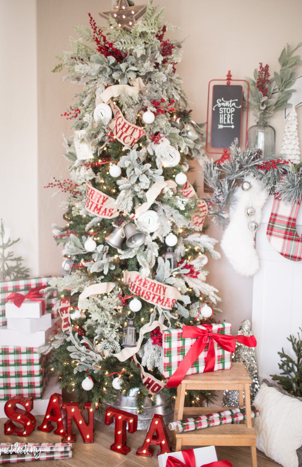 31 Christmas Tree Ribbon Ideas 2023