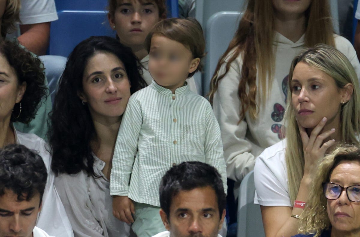 Mery Perelló y la madre de Rafa Nadal, vestidas a juego en el tenis