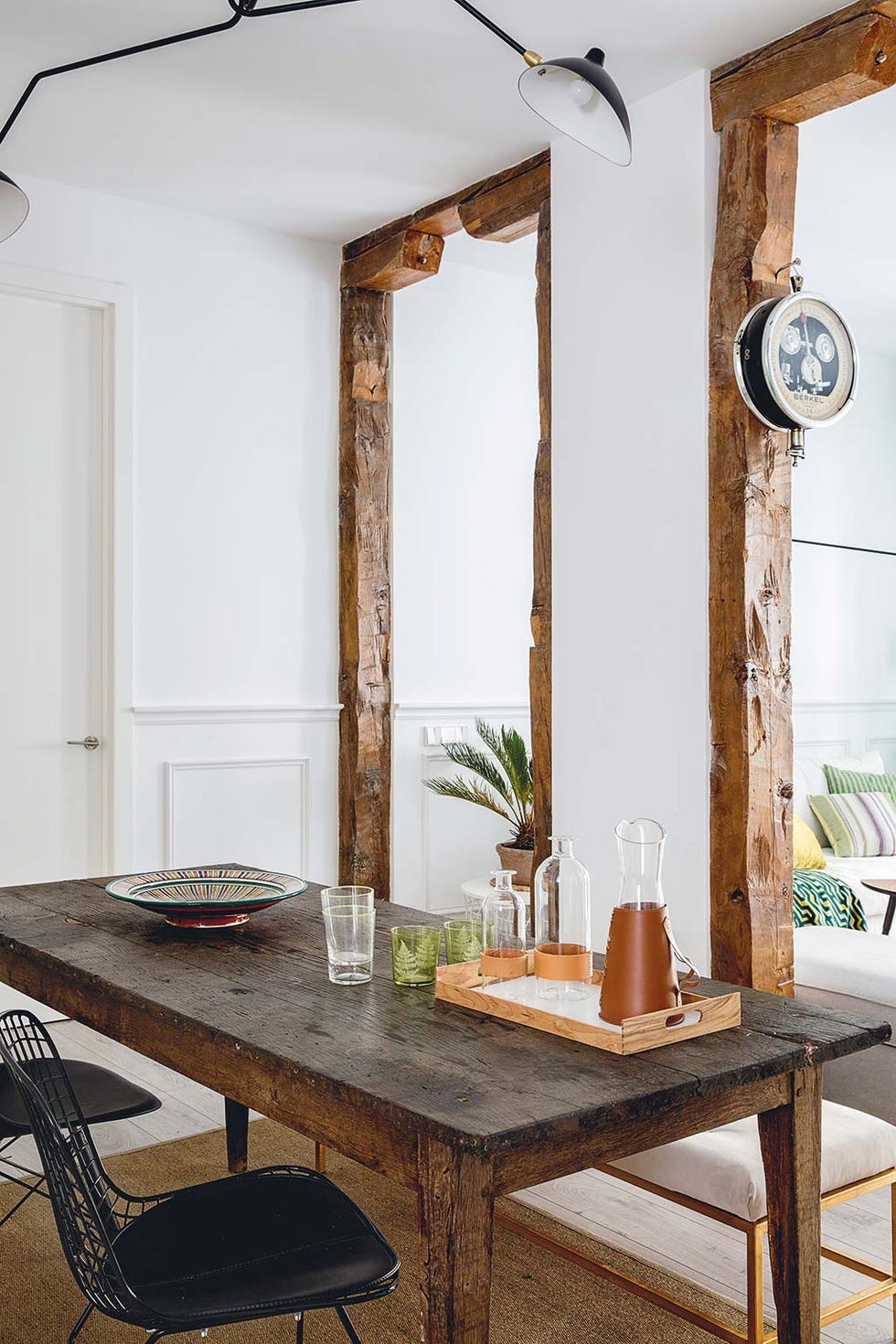 Furniture, Room, Table, Interior design, Wall, Lighting, Building, Ceiling, House, Architecture, 