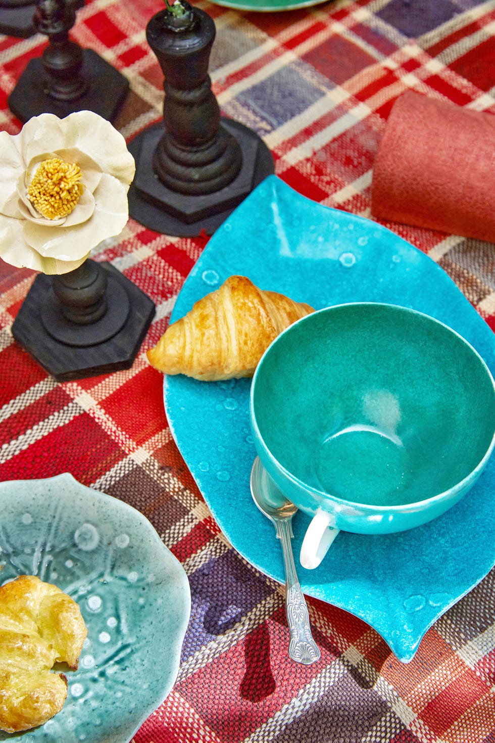 ideas para poner y decorar la mesa un desayuno de otono