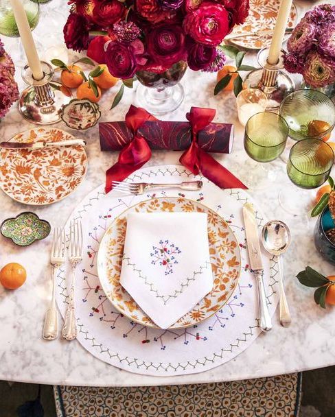 Cómo decorar la mesa en Nochevieja: 16 ideas súper bonitas y fáciles para  decorar la mesa