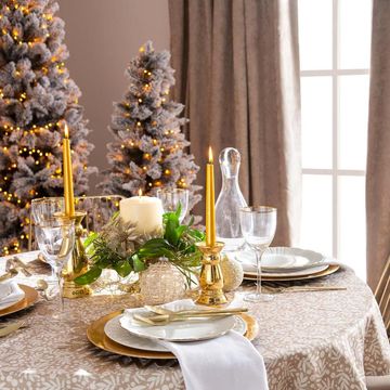 mesa de navidad en dorado