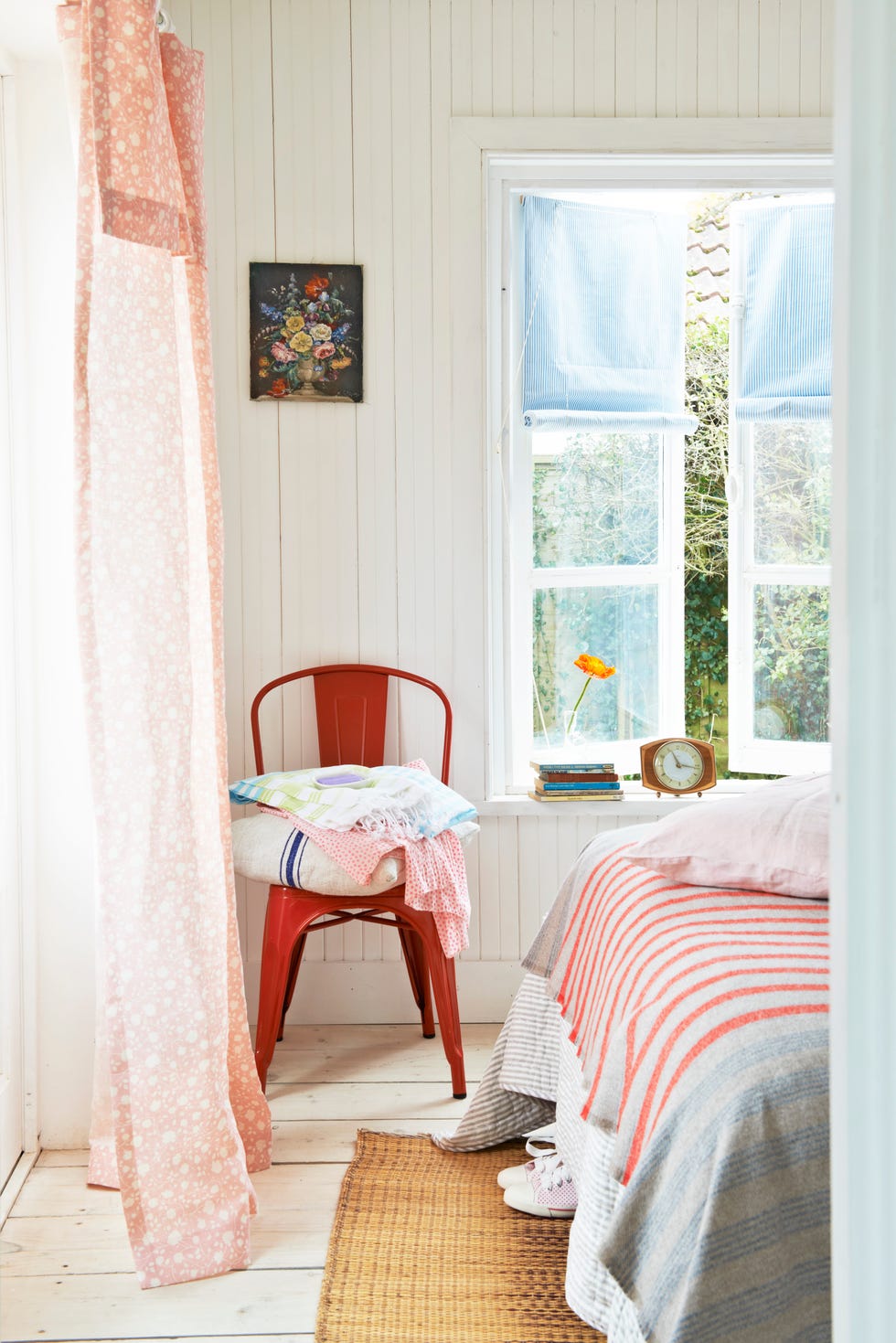 capture the essence of summer with rooms inspired by beach house style