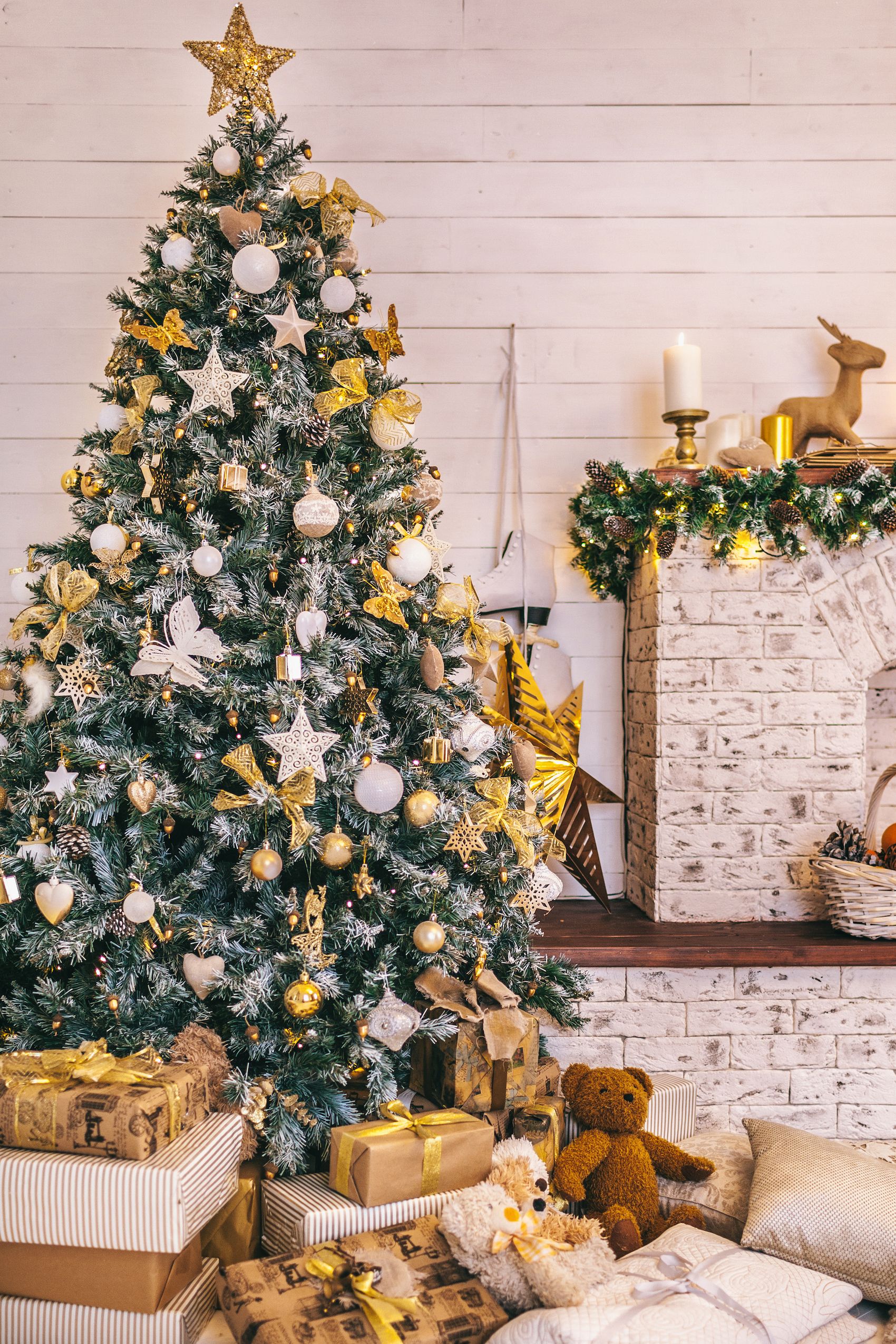 Gorgeous Christmas Trees with Yellow Decorations: A Complete Guide