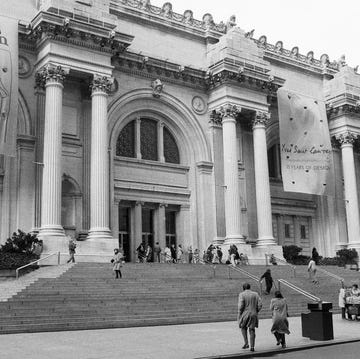 metropolitan museum of art building on 5th avenue 82nd st