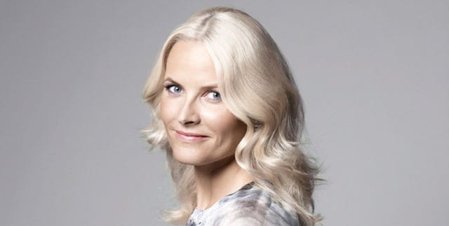 La princesa Mette-Marit de Noruega la princesa mette marit de noruega posando sonriendo