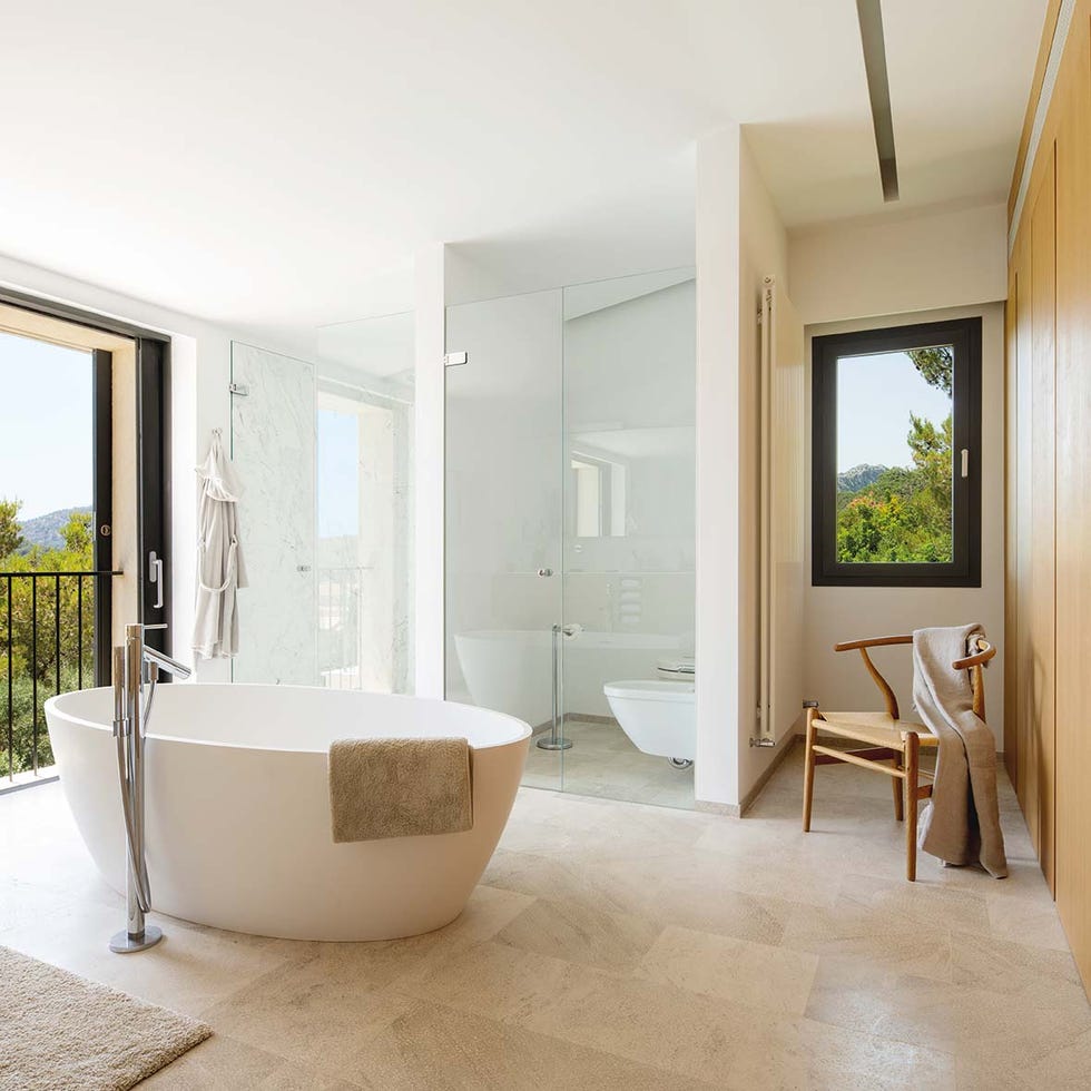 baño moderno con vistas bañera exenta y ducha