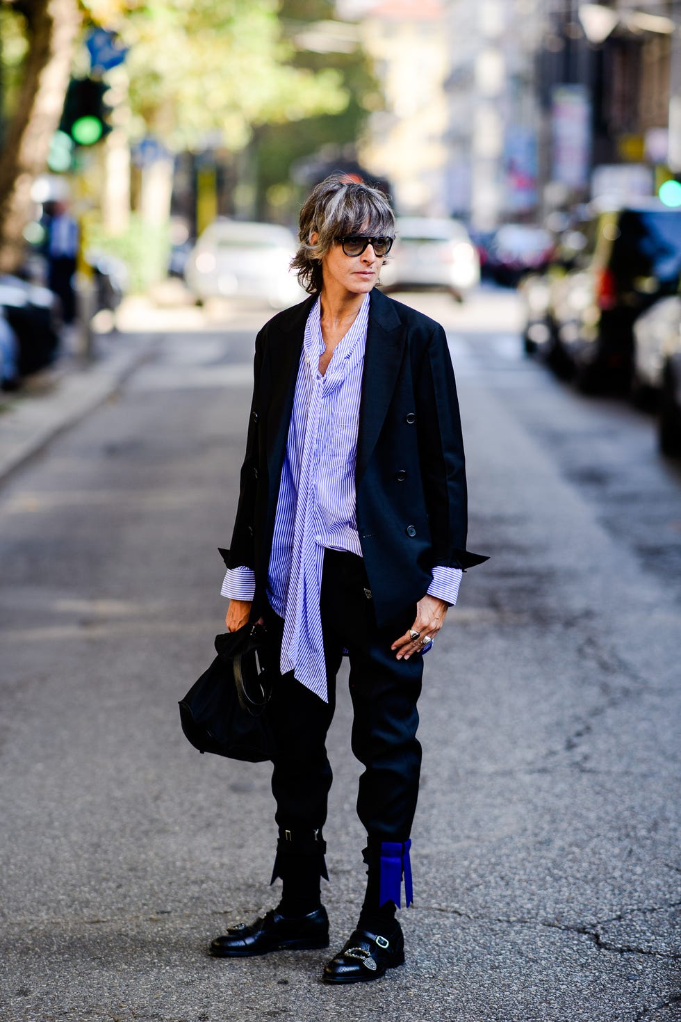 Street fashion, Photograph, Clothing, Fashion, Snapshot, Footwear, Outerwear, Electric blue, Blazer, Jeans, 