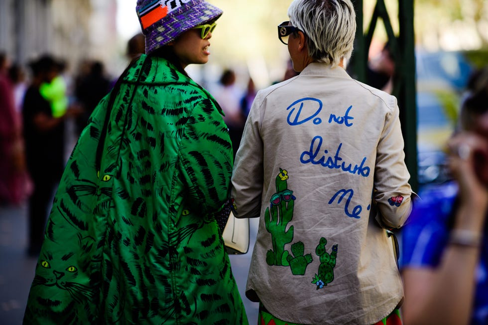 Green, People, Street fashion, Yellow, Fashion, Hairstyle, Human, Street, Tradition, Outerwear, 