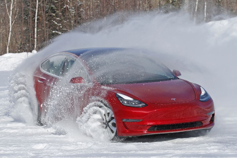 Snow, Vehicle, Car, Automotive design, Motor vehicle, Automotive tire, Freezing, Winter, Winter storm, Tire, 