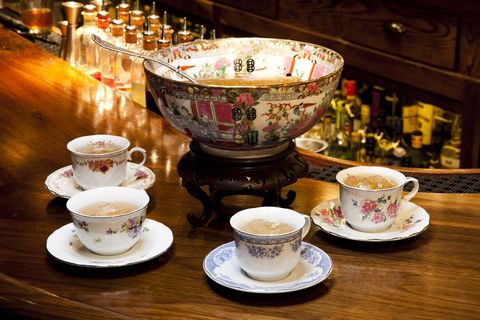 Porcelain, Cup, Teacup, Tableware, Serveware, Coffee cup, Saucer, Ceramic, Drinkware, Cup, 