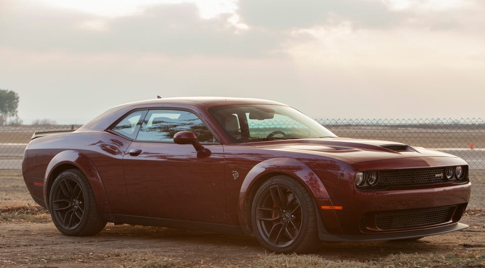 2018 Challenger Hellcat Widebody: Better to Drive, Harder to Park