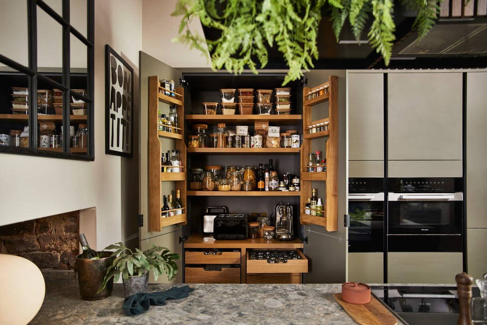 Kitchen with open pantry, open shelves and cabinets